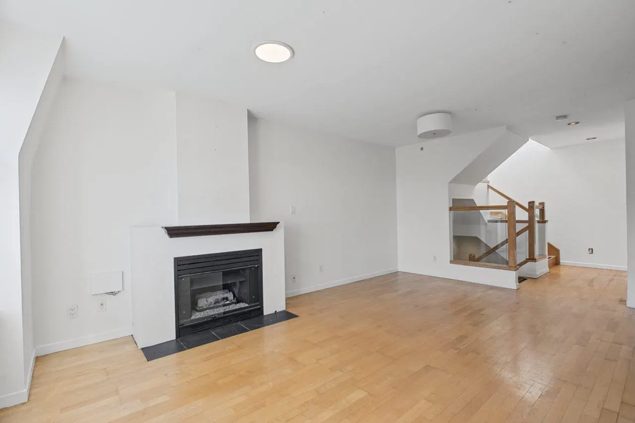Photo 5 of 22 at #102 – 3349 Dunbar Street