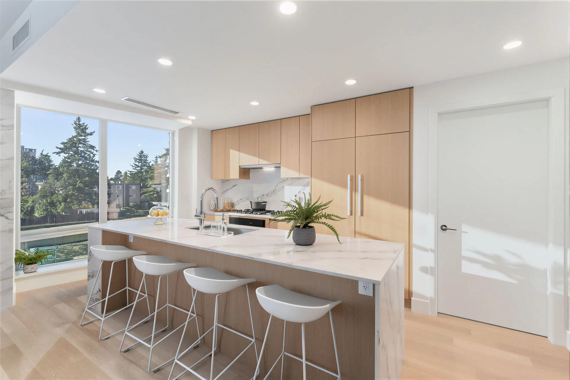 #201 – 1475 Foster Street