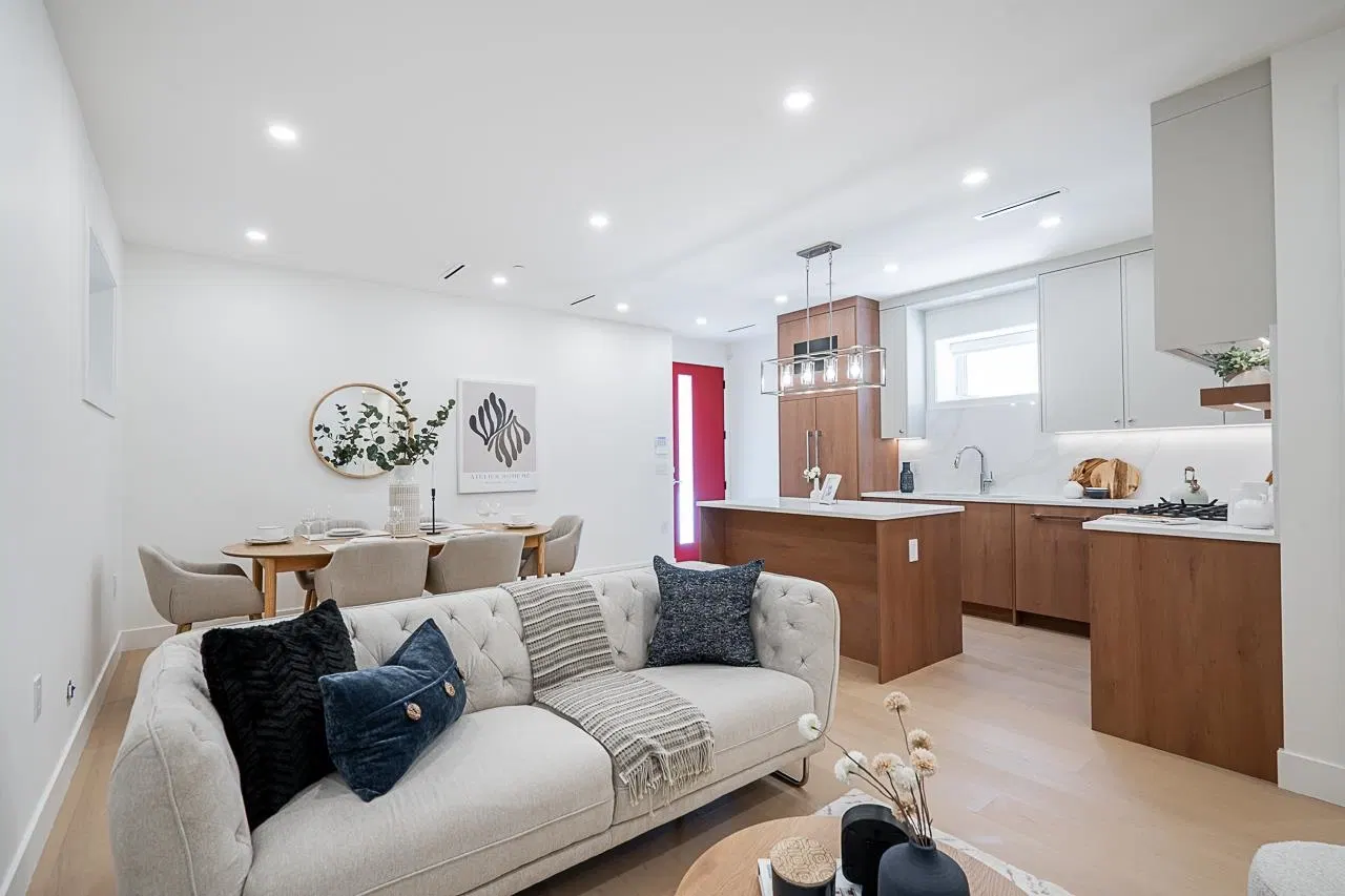 Photo 2 of 35 at #2 – 1845 E 51st Avenue