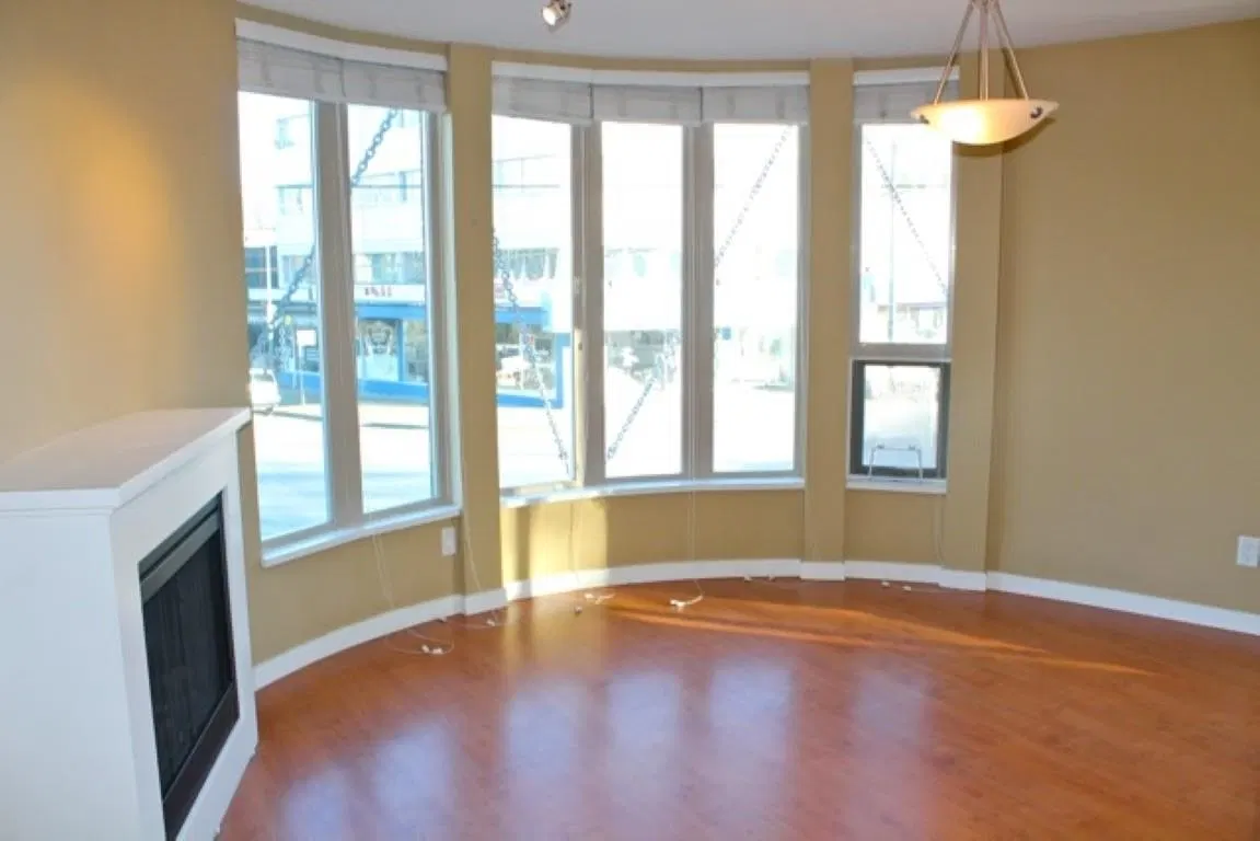 Photo 5 of 12 at #209 – 3089 Oak Street