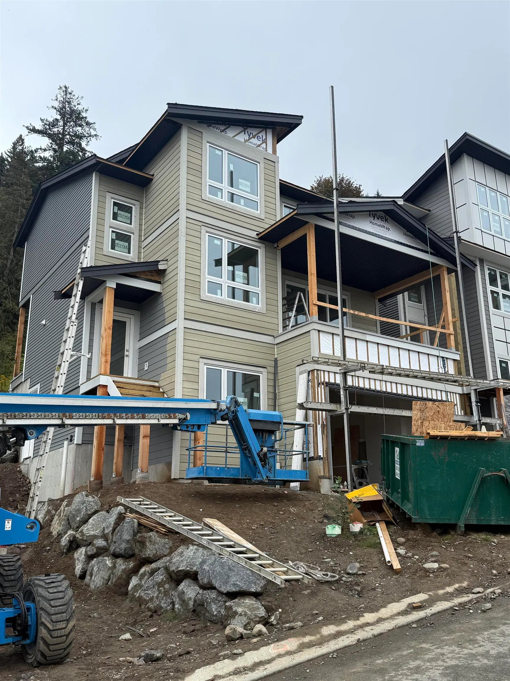 Photo 3 of 5 at #54 – 6262 Rexford Drive