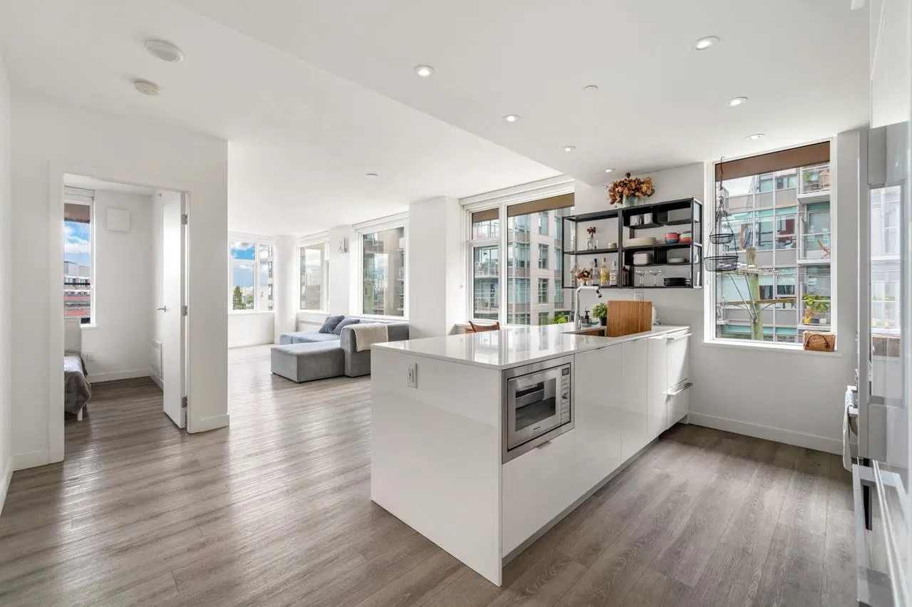 Photo 5 of 29 at #406 – 209 E 7th Avenue