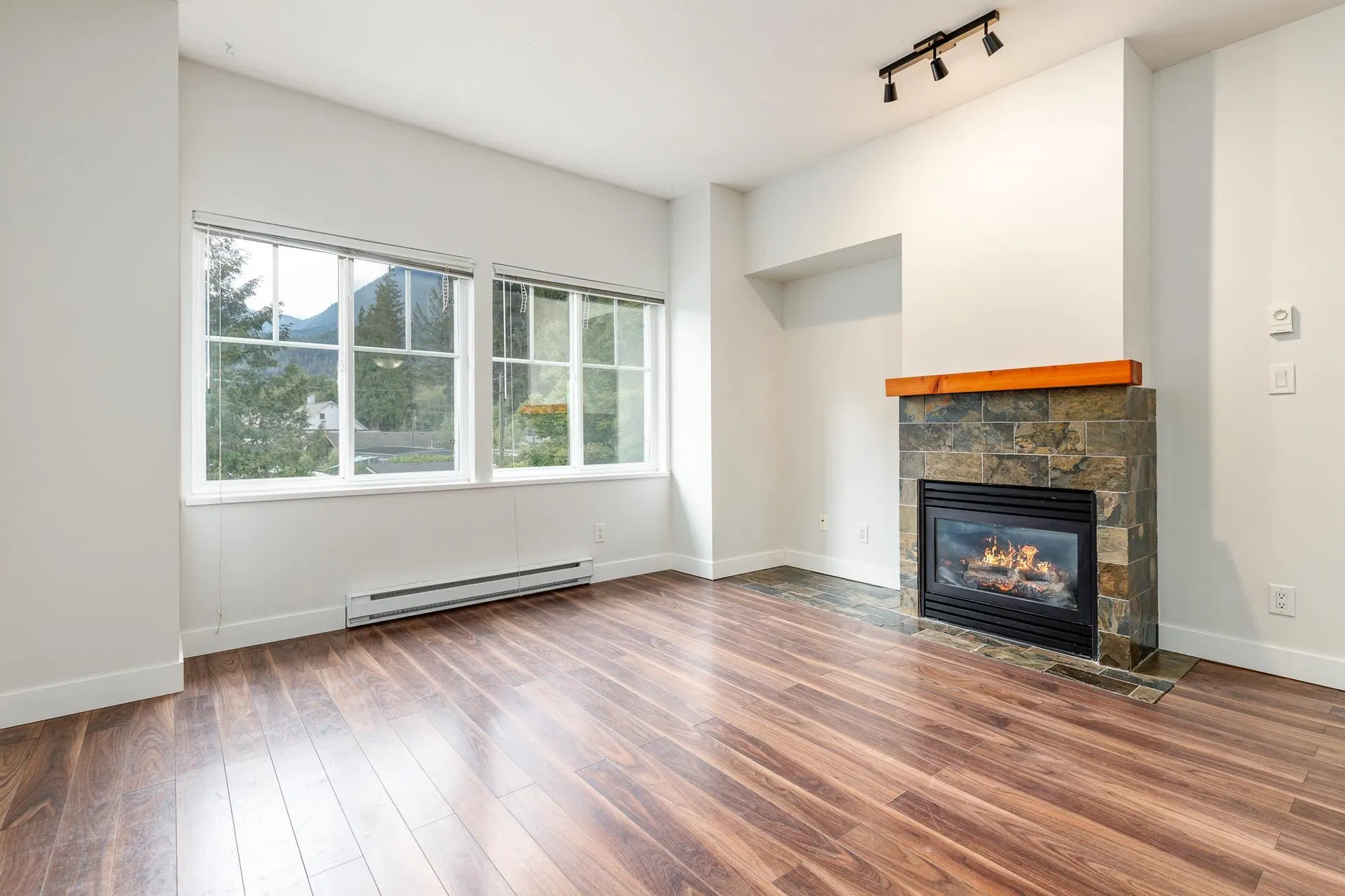Photo 5 of 26 at #42 – 1800 Mamquam Road