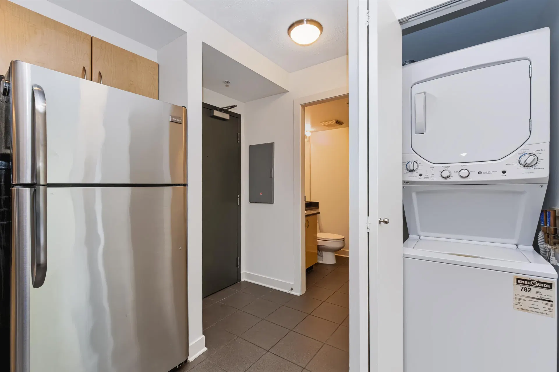 Photo 4 of 28 at #202 – 1688 Robson Street