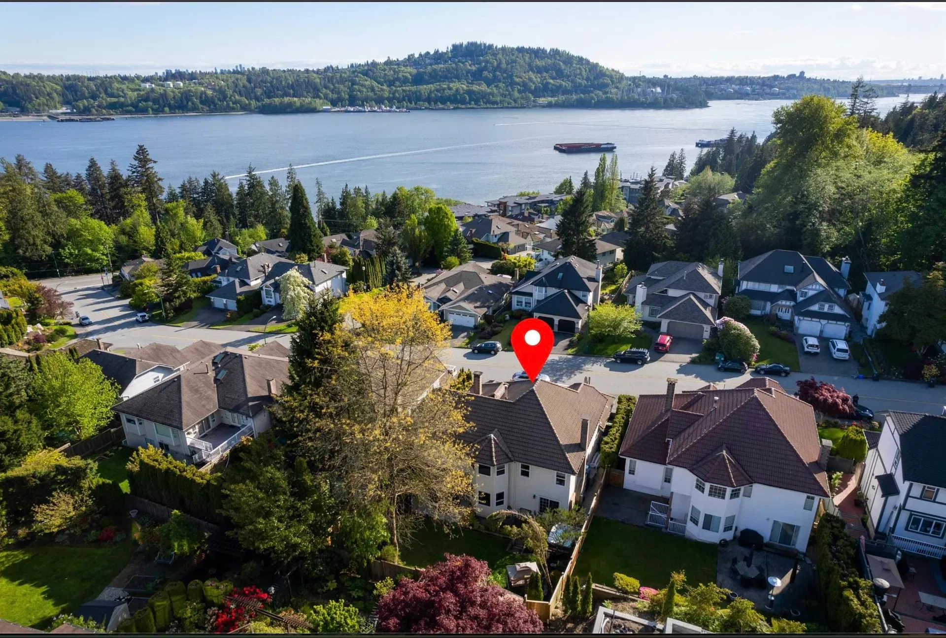 Photo 3 of 40 at 318 Roche Point Drive