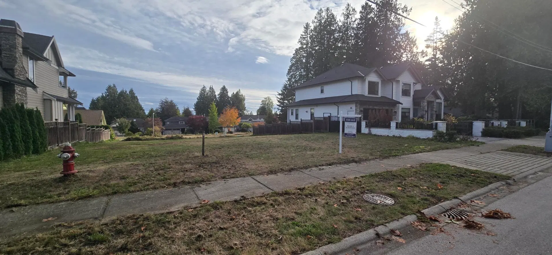 Photo 1 of 2 at 13518 15 Avenue