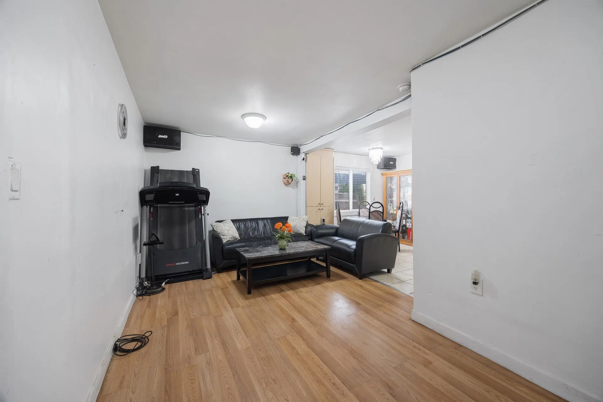 Photo 5 of 39 at 12710 113b Avenue