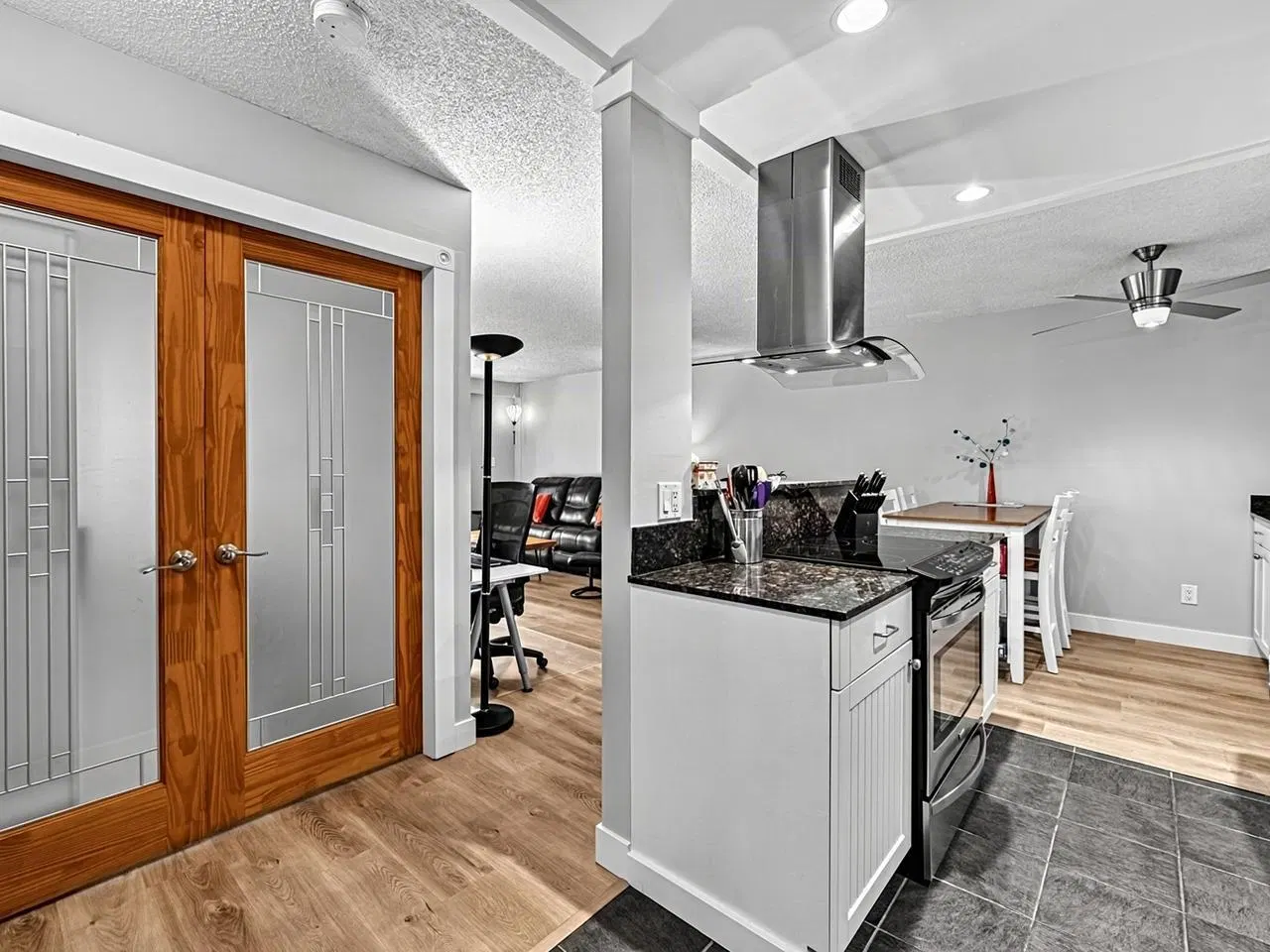 Photo 2 of 23 at #102 – 410 Agnes Street