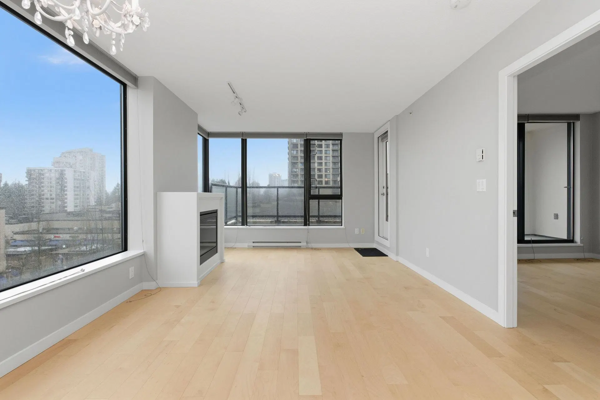 Photo 4 of 31 at #607 – 7063 Hall Avenue