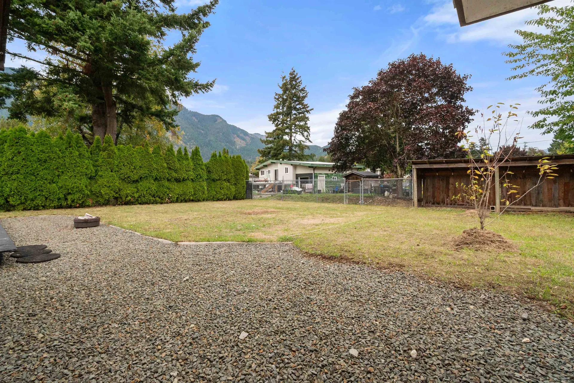 Photo 5 of 32 at 561 Thacker Avenue