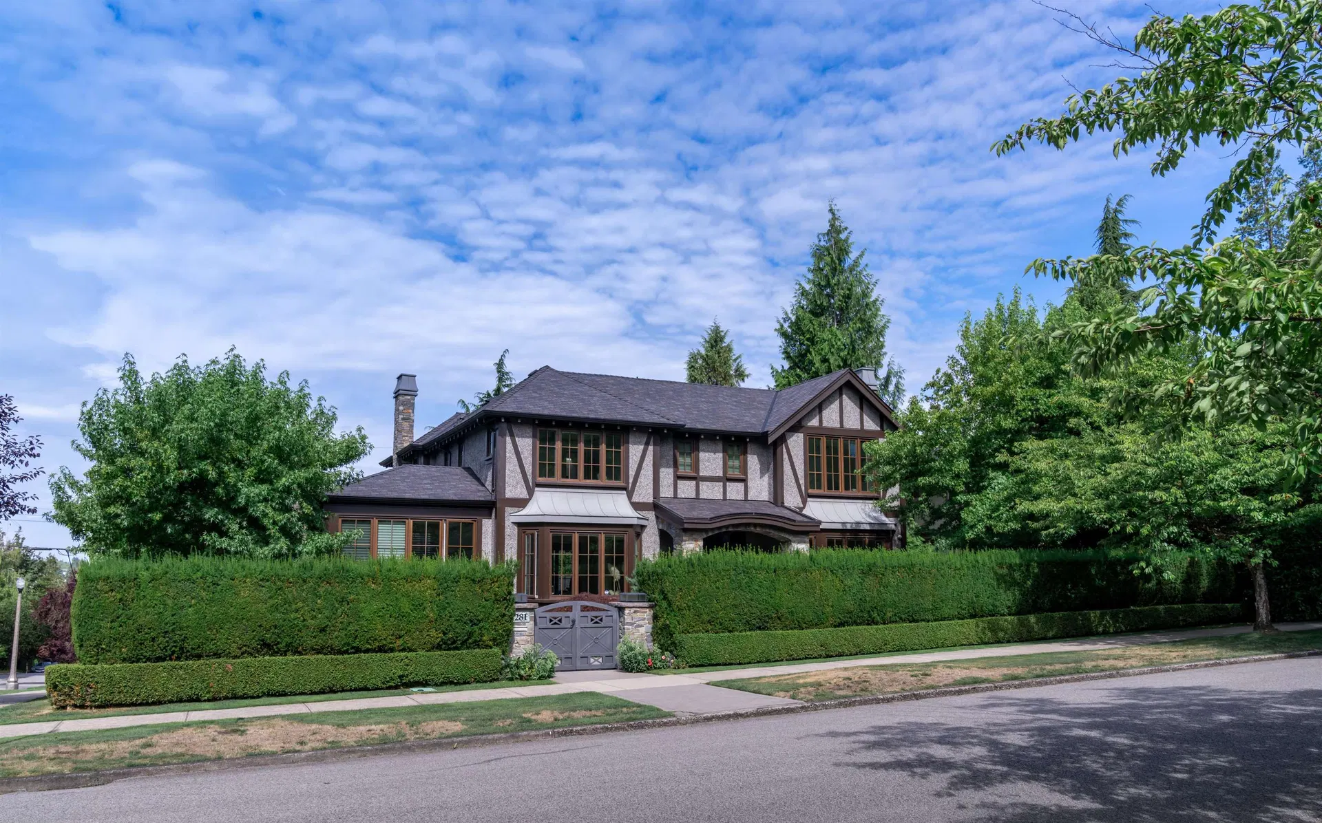 Photo 1 of 12 at 4281 Pine Crescent