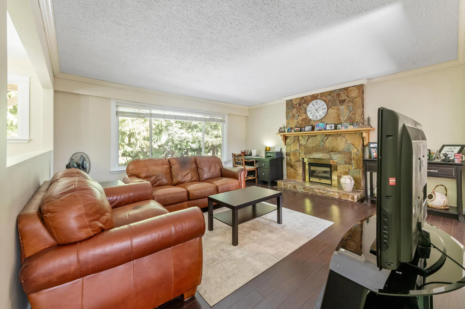 Photo 5 of 40 at 4393 206 Street