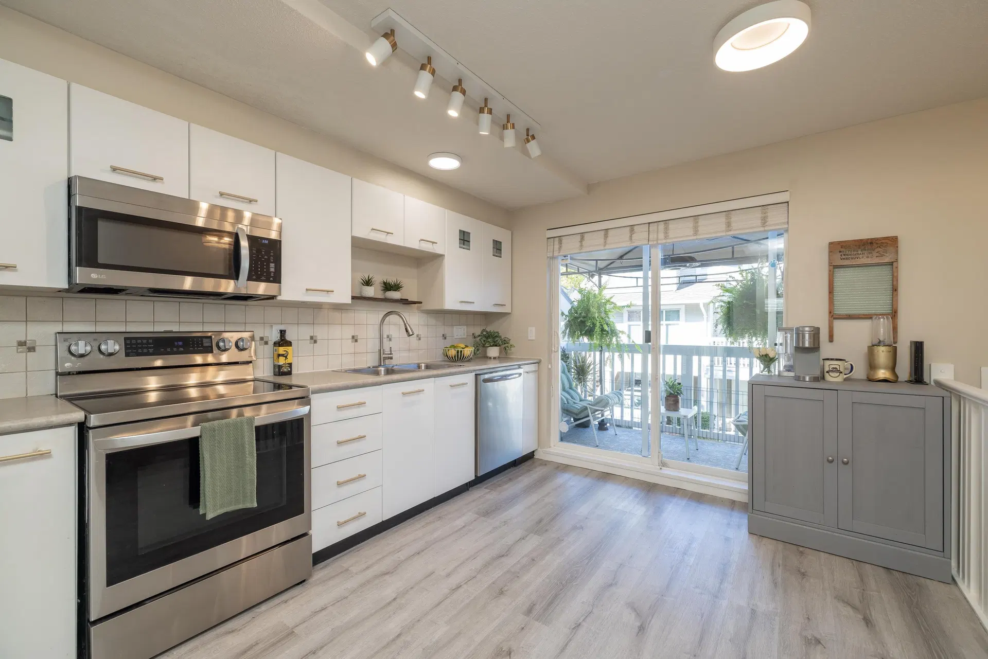 Photo 3 of 40 at #57 – 7179 201 Street