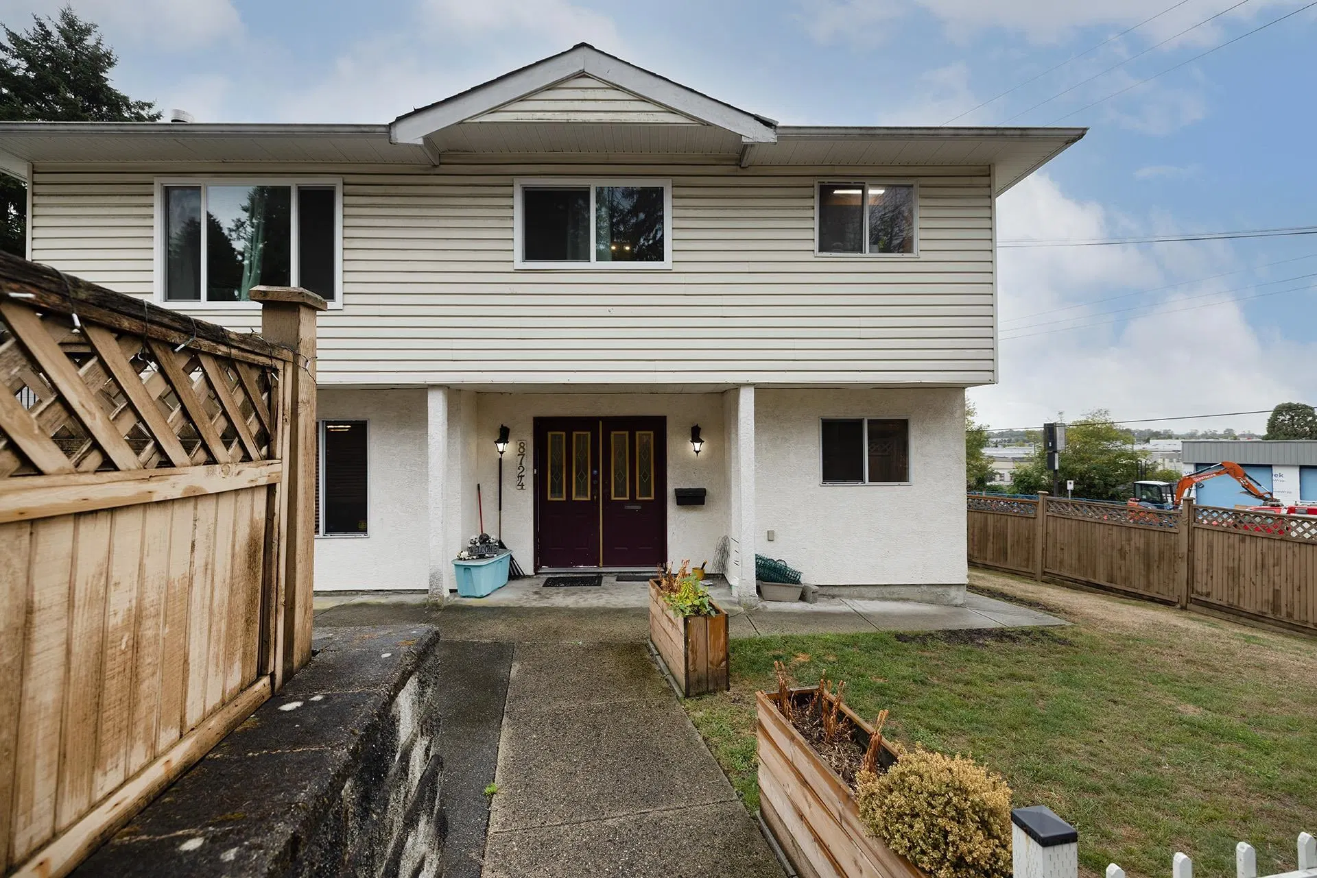Photo 2 of 33 at 8724 Gilley Avenue