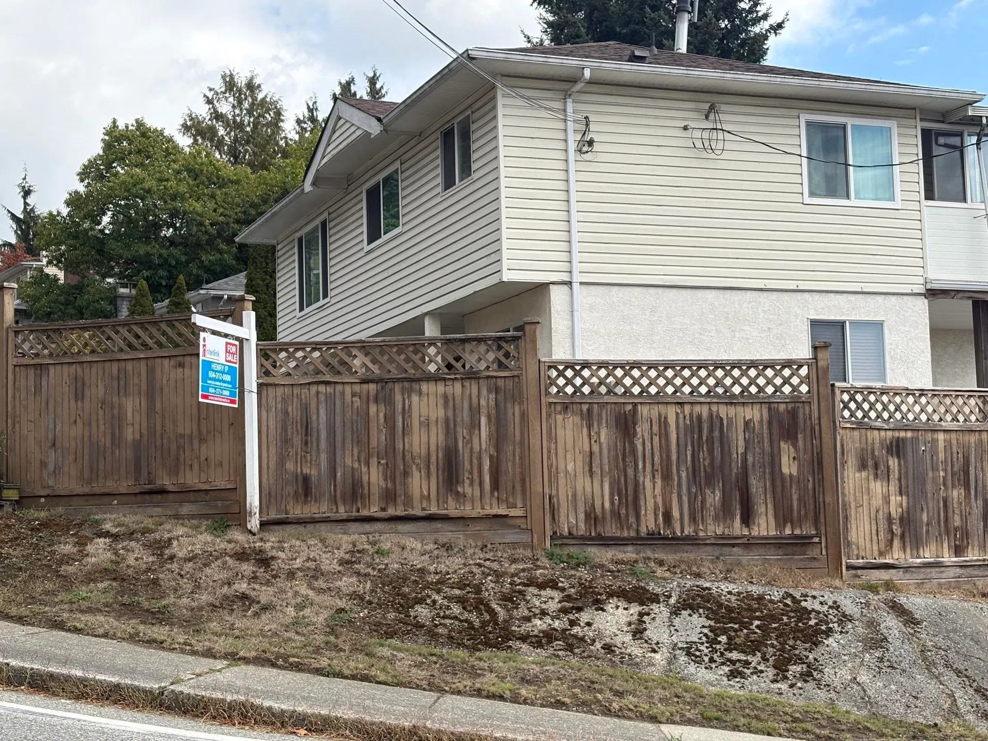 Photo 3 of 33 at 8724 Gilley Avenue