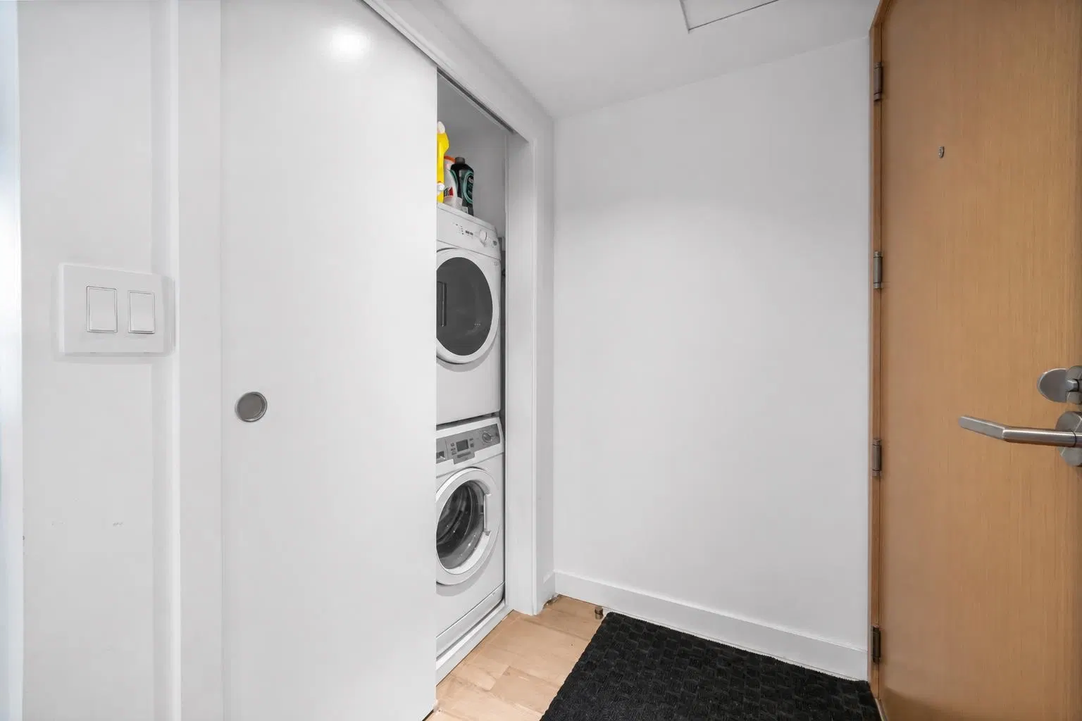 Photo 3 of 36 at #603 – 4638 Gladstone Street