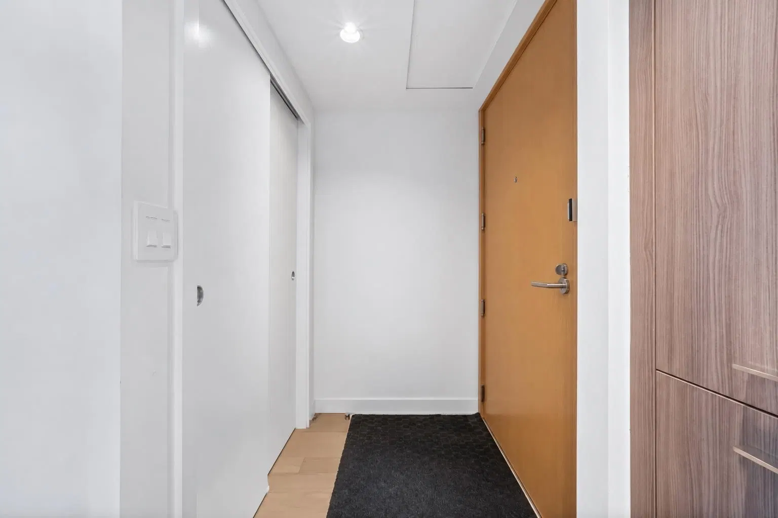 Photo 4 of 36 at #603 – 4638 Gladstone Street