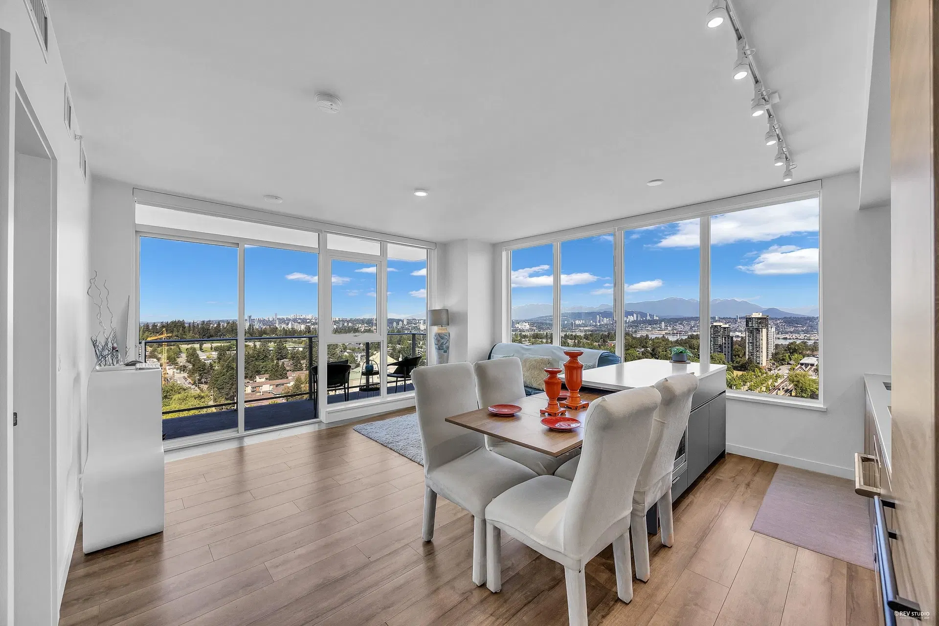 Photo 4 of 37 at #2202 – 13428 105 Avenue