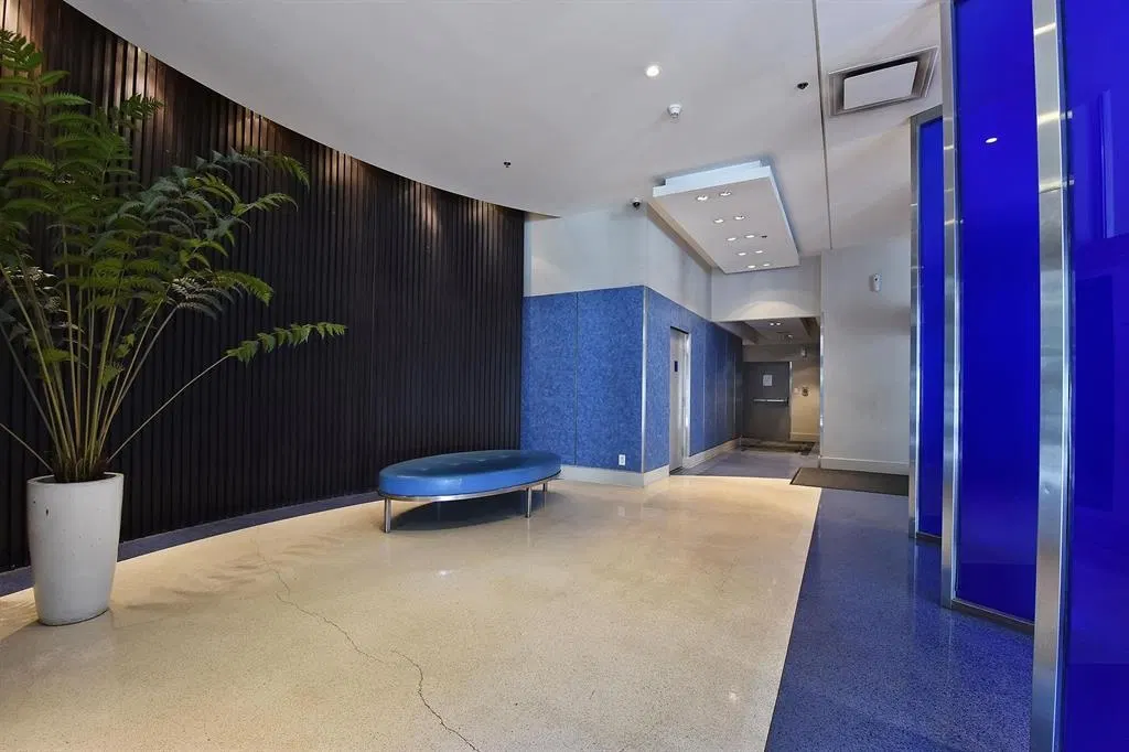 Photo 3 of 18 at #1104 – 933 Hornby Street