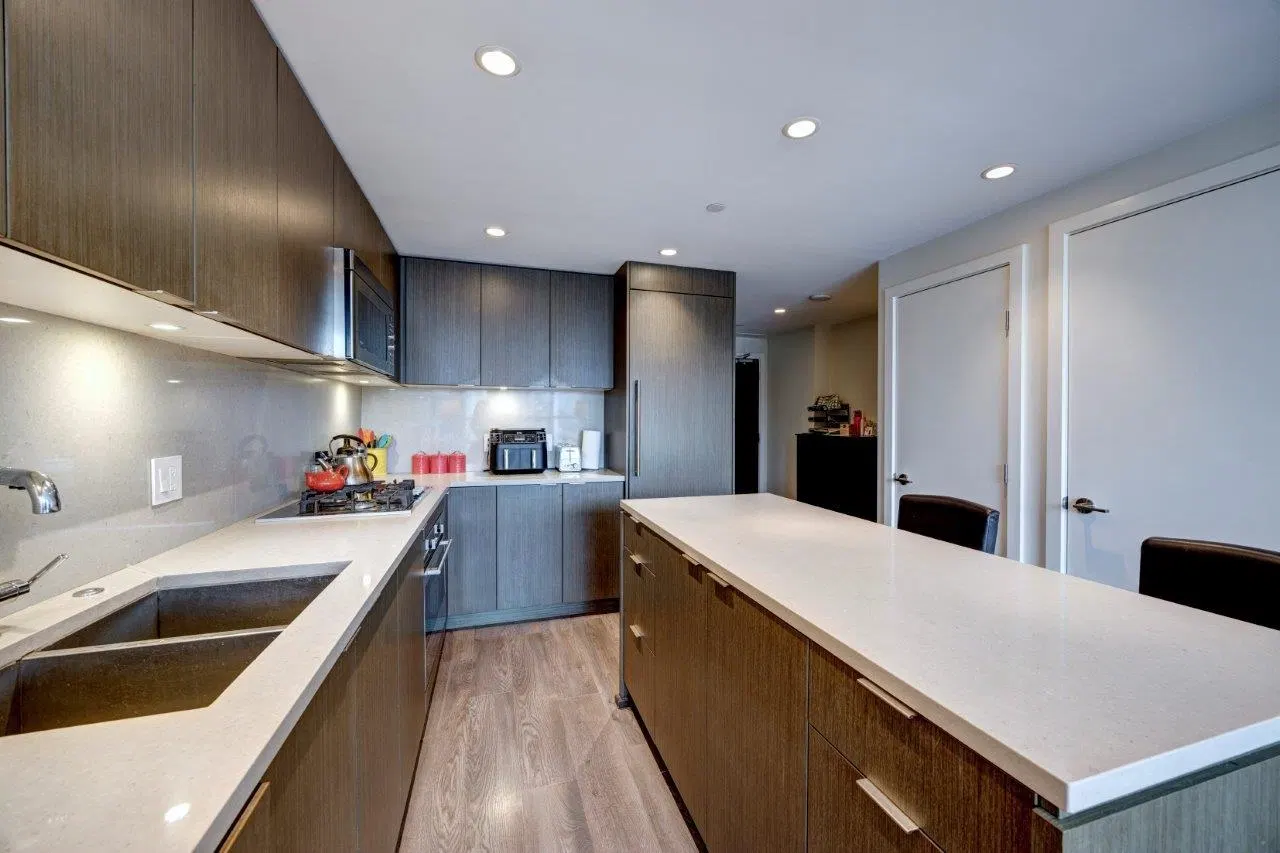 Photo 4 of 19 at #908 – 125 E 14th Street