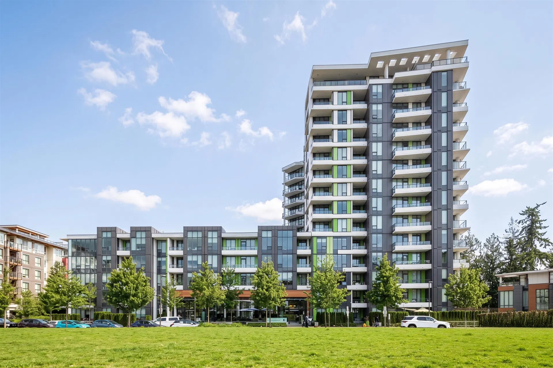 #909 – 3533 Ross Drive
