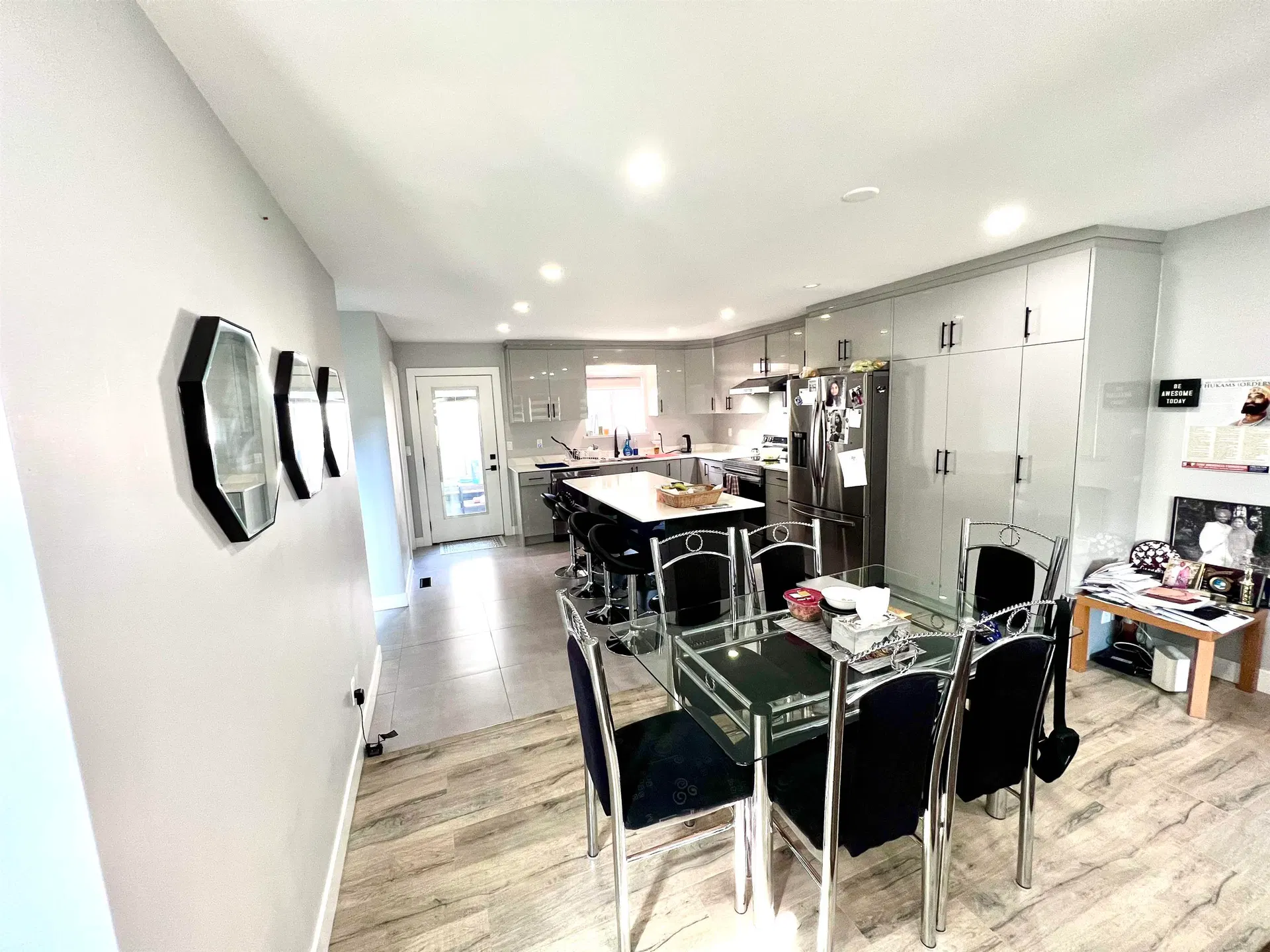 Photo 4 of 32 at 7376 123 Street
