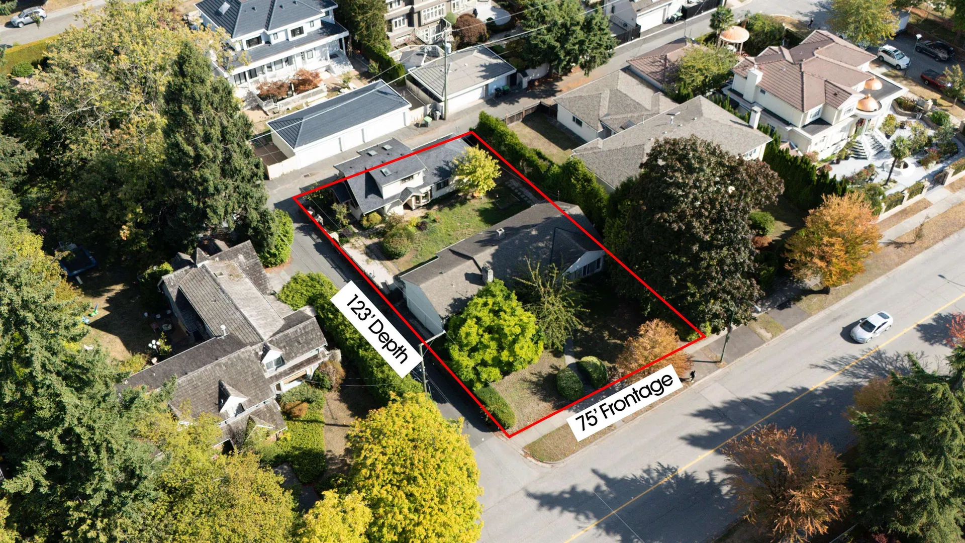 Photo 3 of 40 at 1441 W 49th Avenue