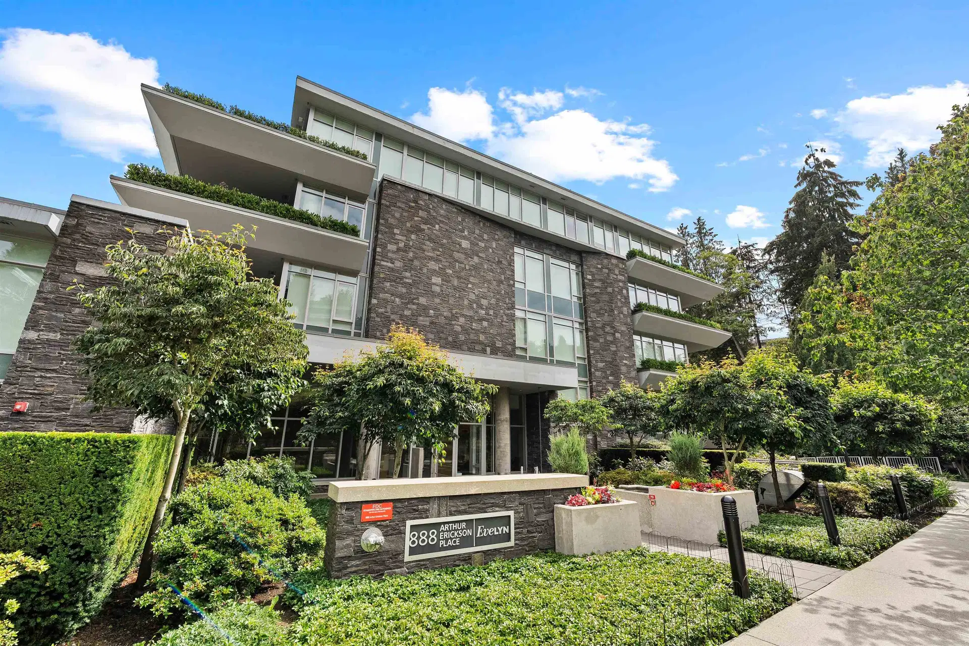 #401 – 888 Arthur Erickson Place