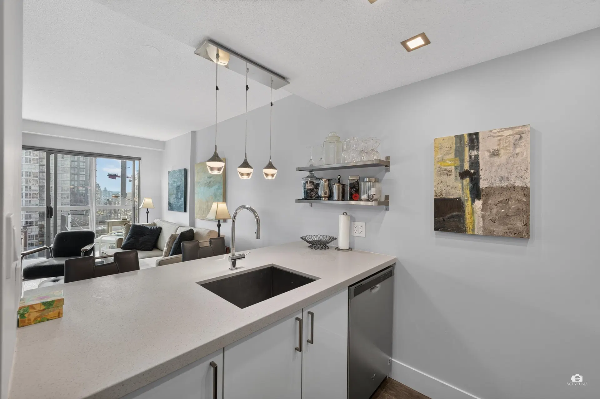 Photo 3 of 31 at #1106 – 1188 Howe Street