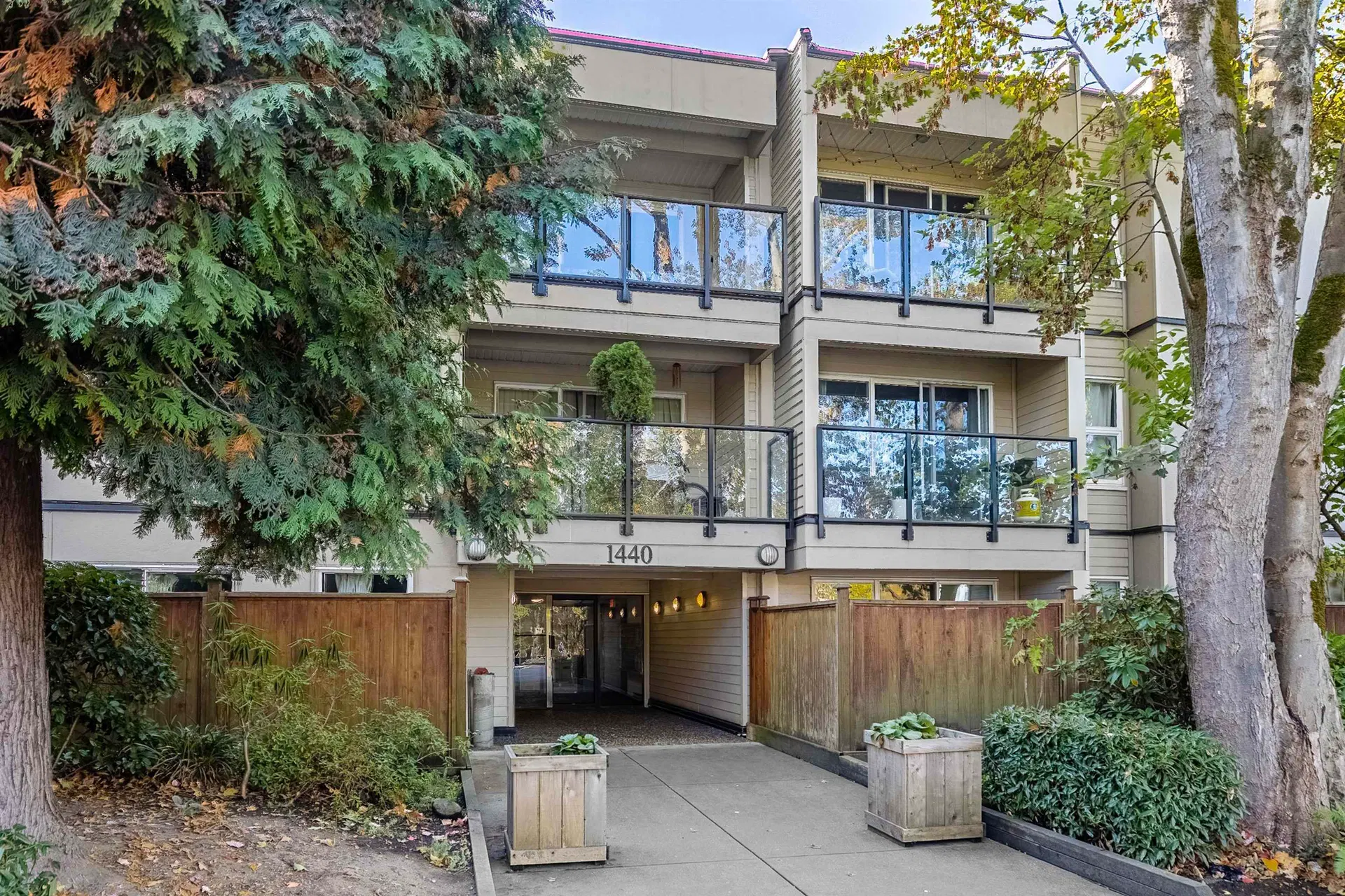 Photo 1 of 18 at #211 – 1440 E Broadway