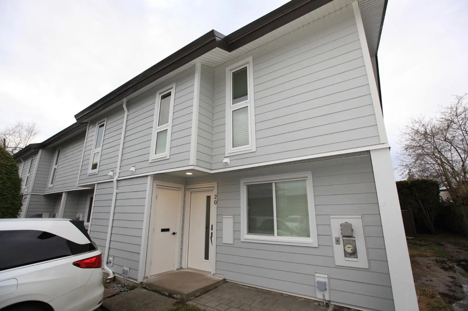 #20 – 10940 Springmont Drive