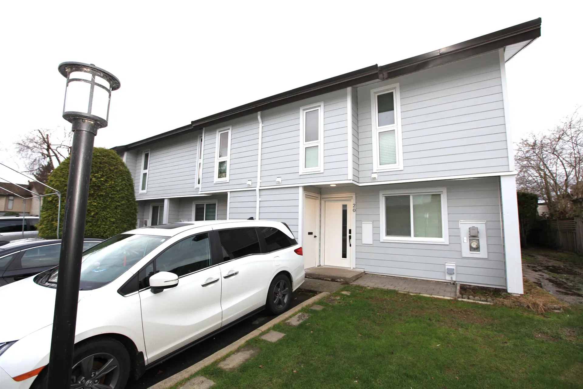 Photo 2 of 18 at #20 – 10940 Springmont Drive