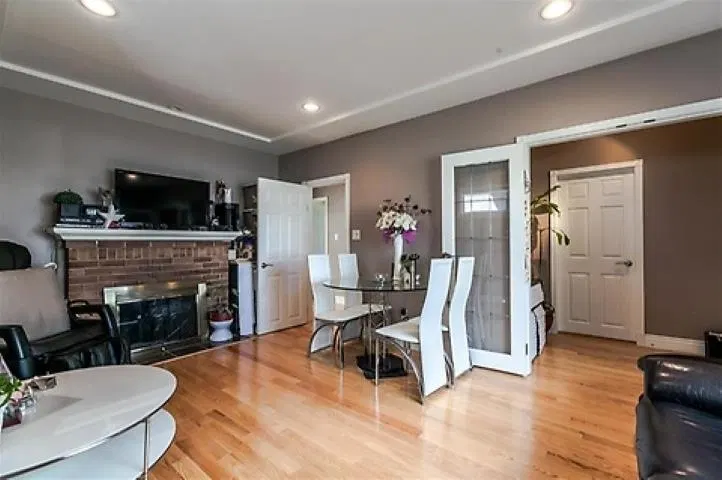Photo 3 of 19 at 586 E 60th Avenue