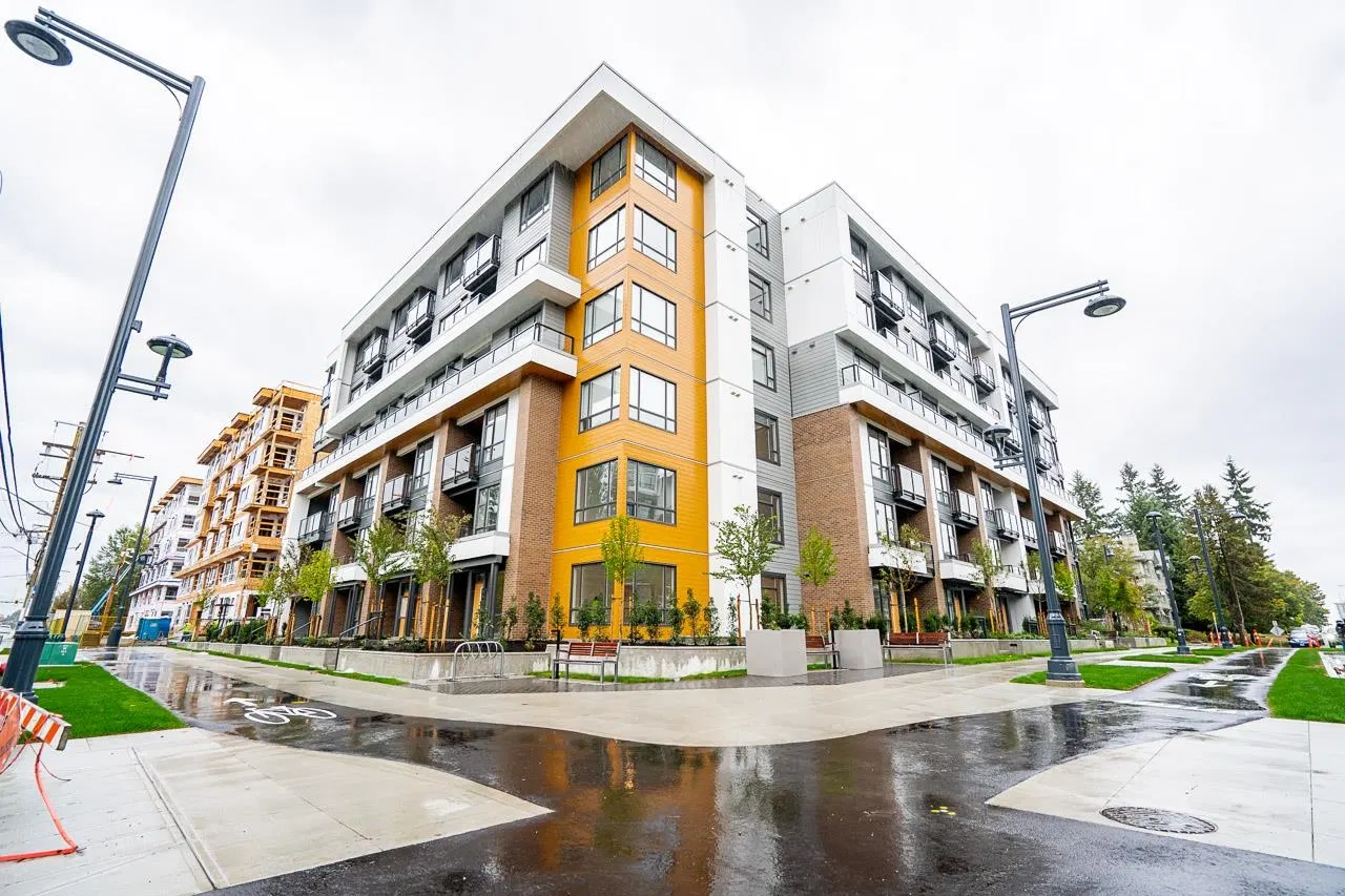 Photo 5 of 26 at #405 – 10778 138 Street