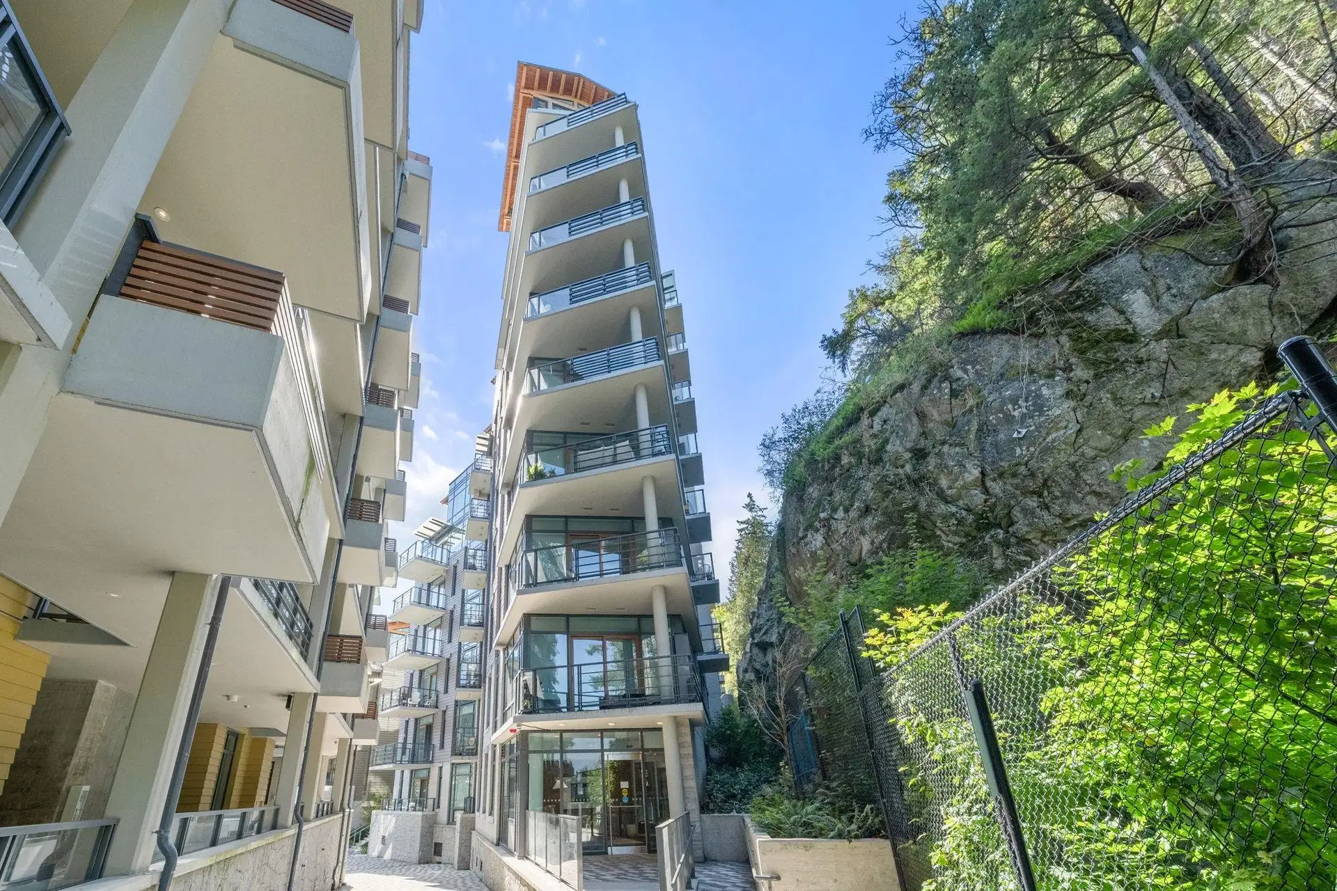 #404 – 6699 Nelson Avenue