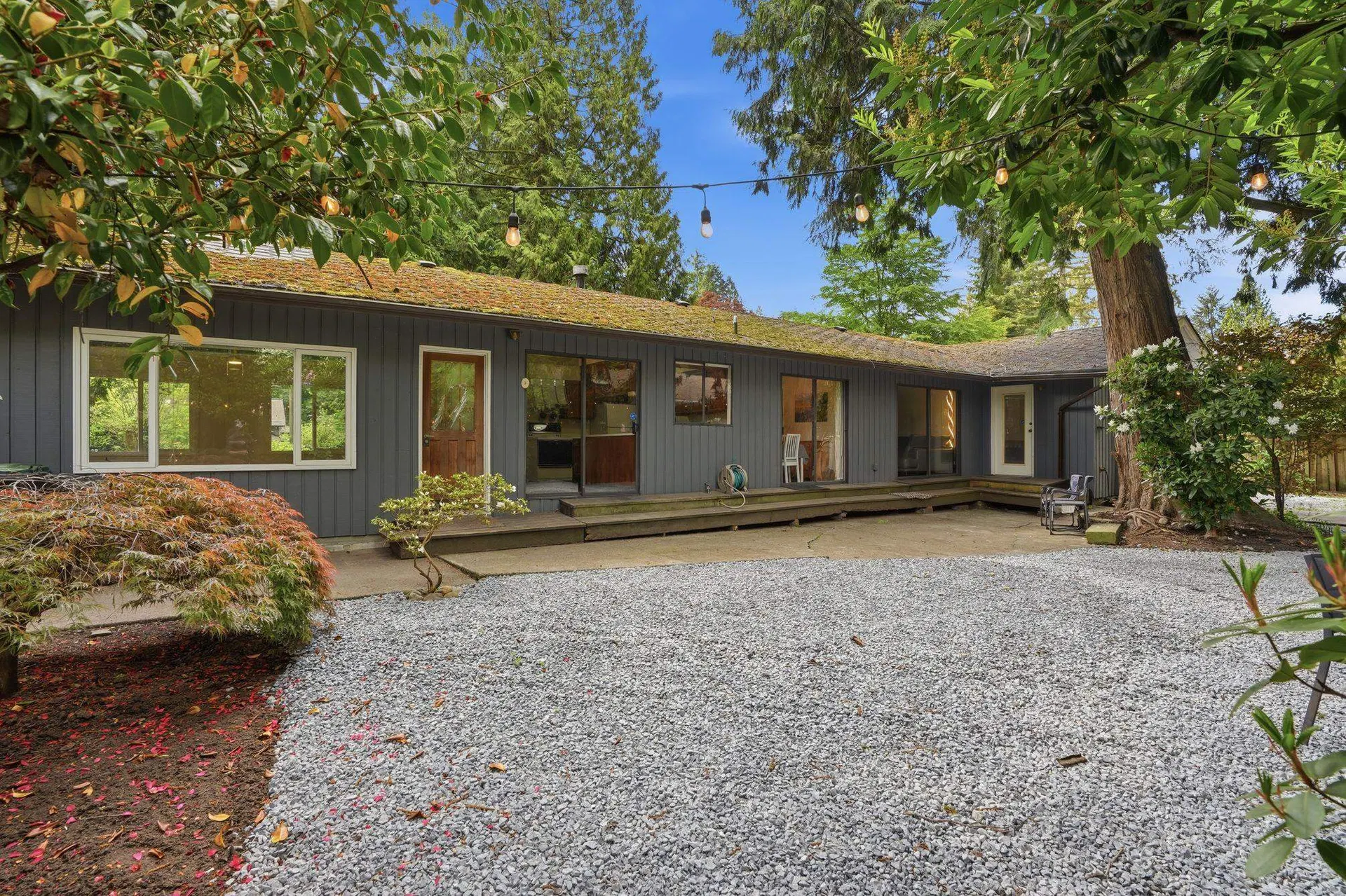 Photo 4 of 40 at 909 Seymour Boulevard