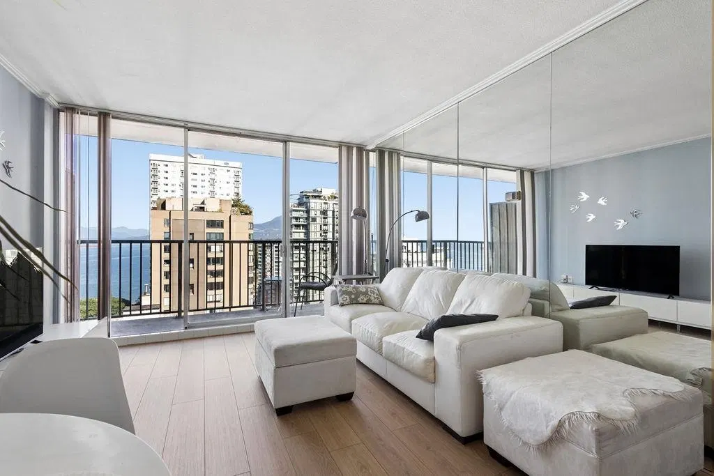 Photo 3 of 26 at #1503 – 1251 Cardero Street