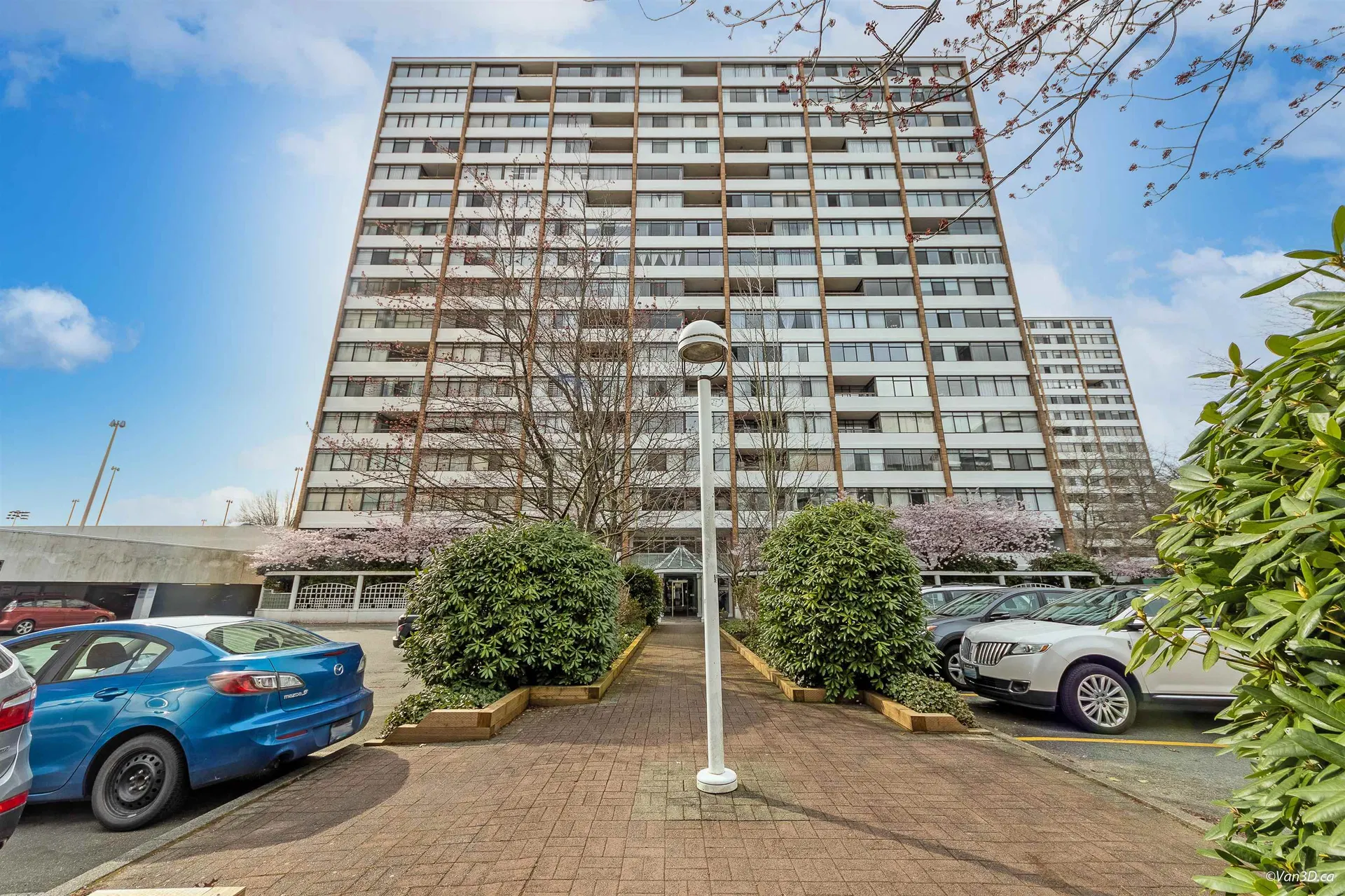 Photo 4 of 29 at #1209 – 6631 Minoru Boulevard