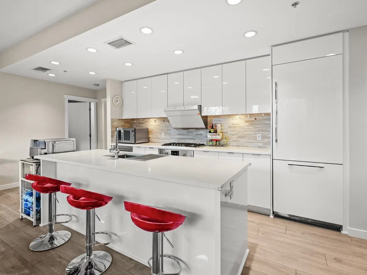 #102 – 9213 Odlin Road