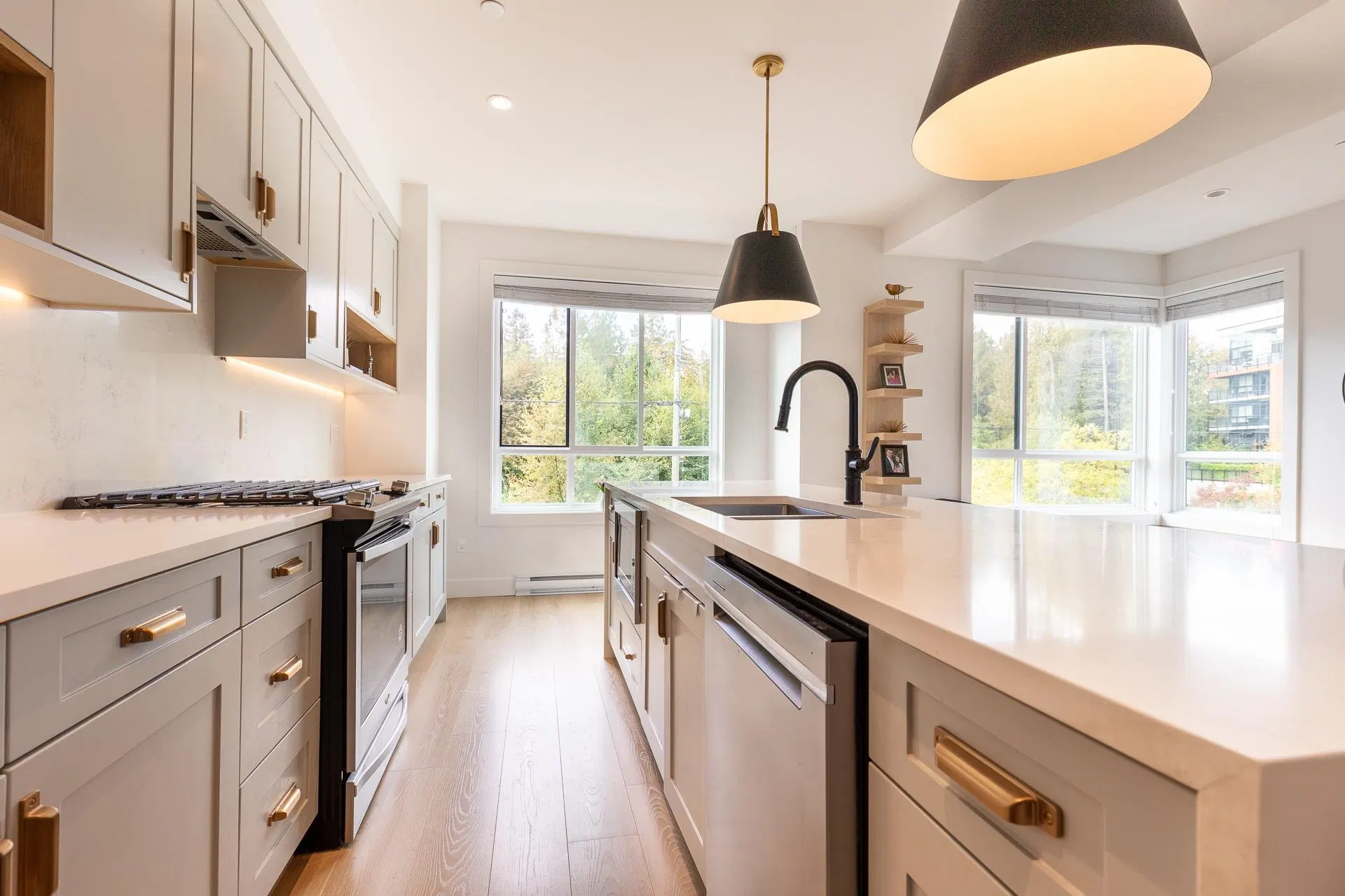 Photo 3 of 38 at #9 – 5476 Brydon Crescent