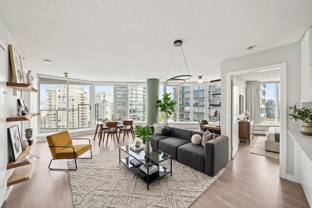 #2202 – 689 Abbott Street