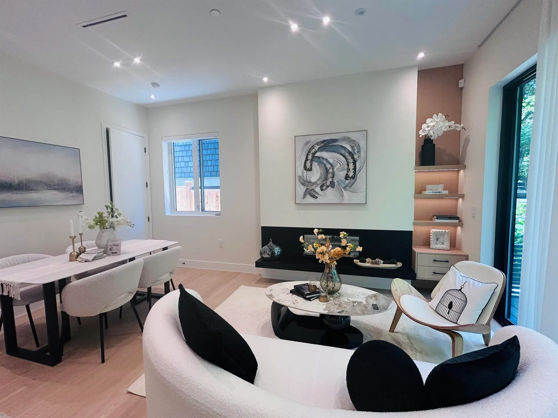 Photo 3 of 13 at #1 – 4150 W 14th Avenue