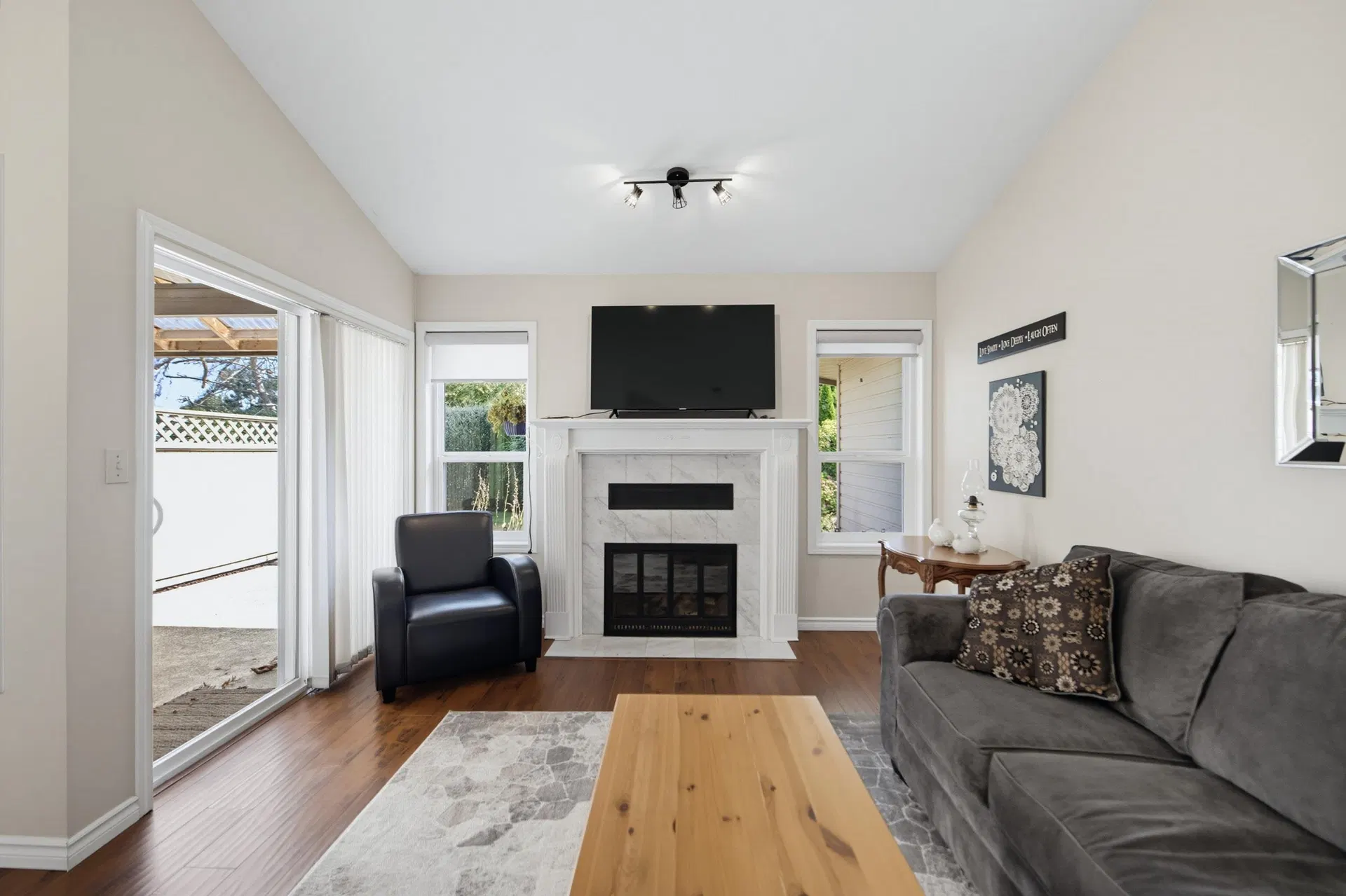 Photo 4 of 40 at #7 – 9515 Woodbine Street