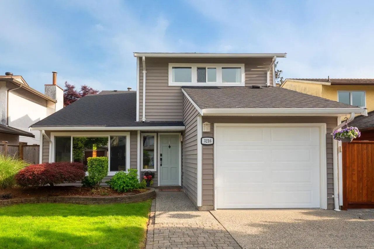 Photo 2 of 40 at 3216 Savary Avenue
