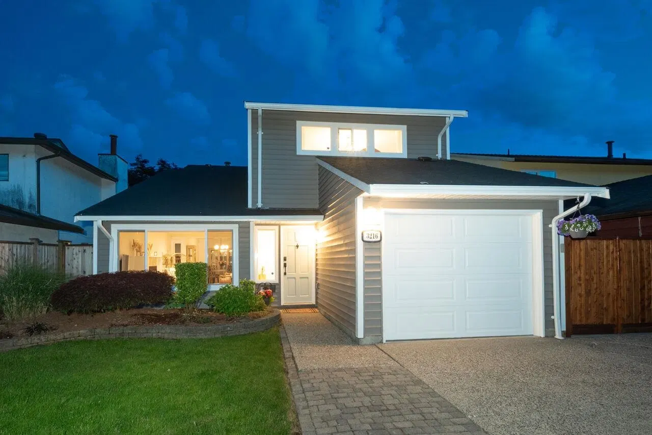 Photo 3 of 40 at 3216 Savary Avenue