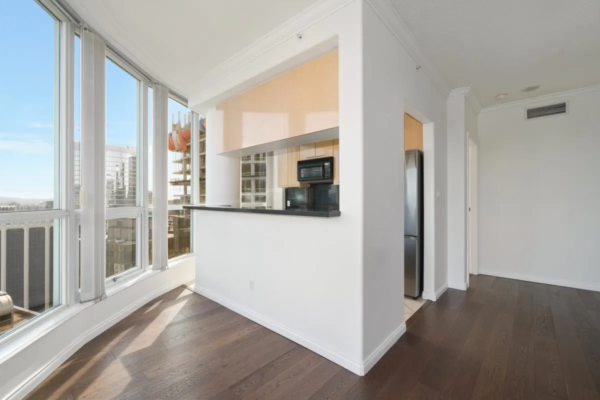 Photo 5 of 26 at #3501 – 1111 W Pender Street
