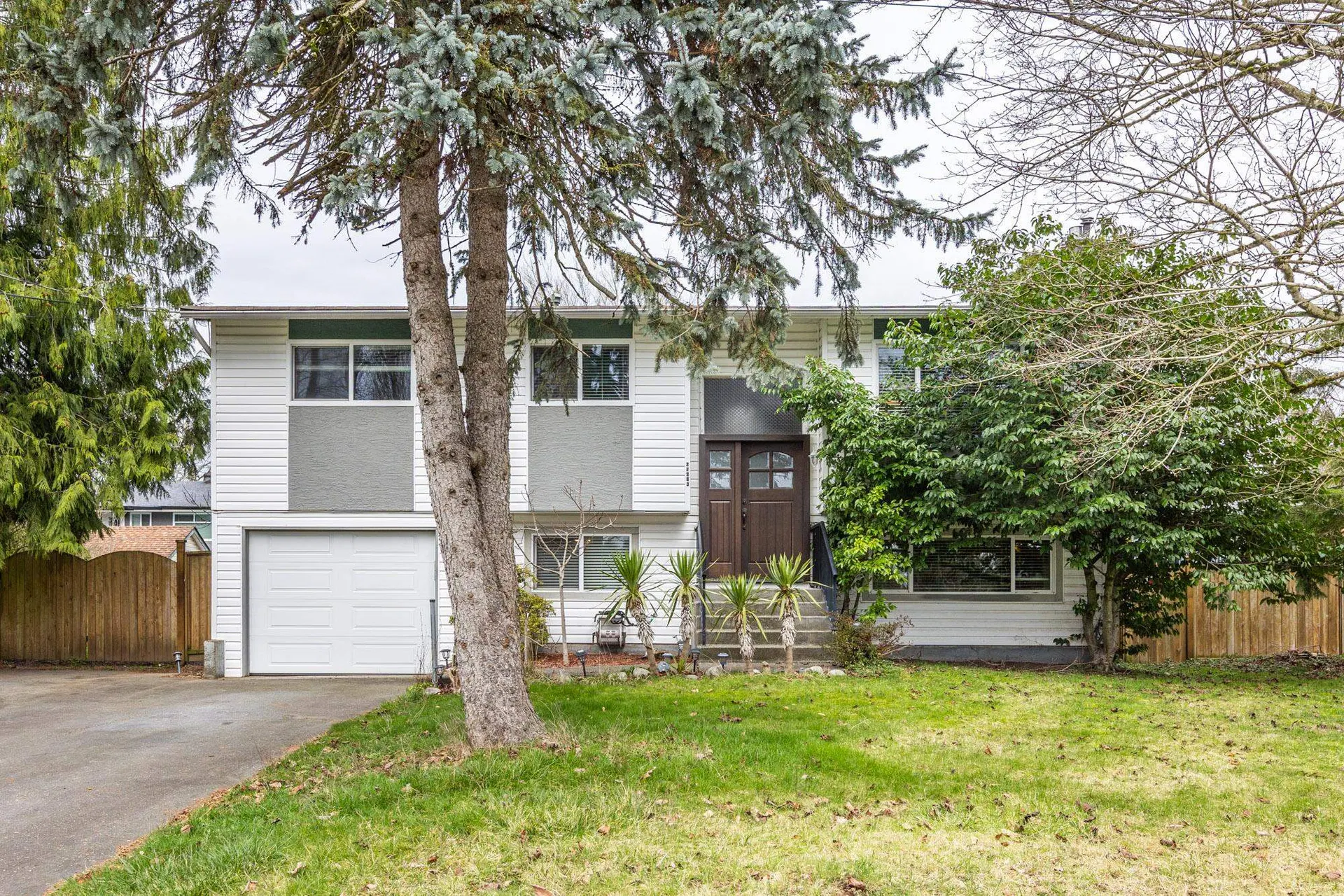 Photo 1 of 40 at 27283 29 Avenue