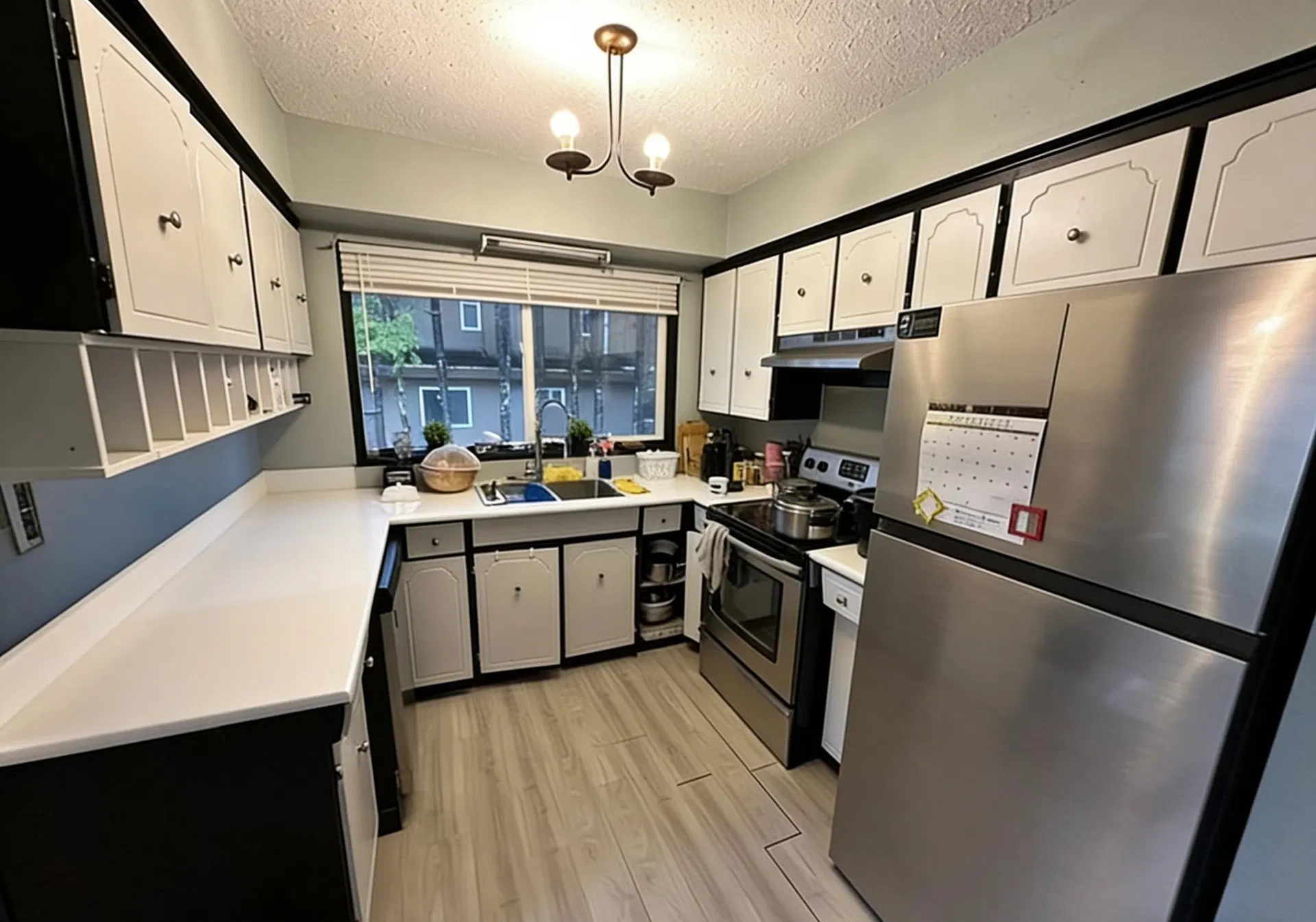 Photo 5 of 27 at 13464 98a Avenue