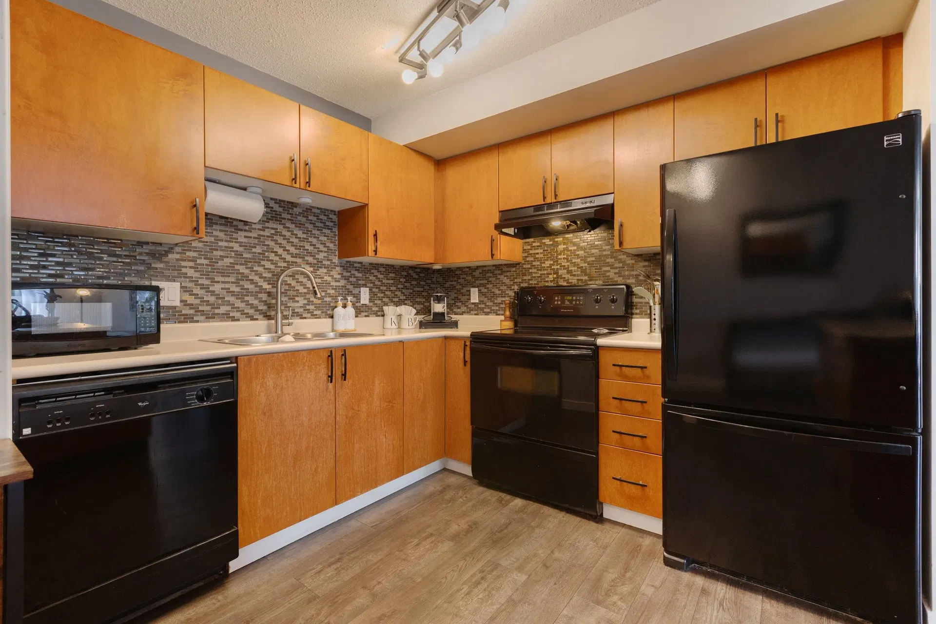 Photo 5 of 26 at #306 – 5465 203 Street