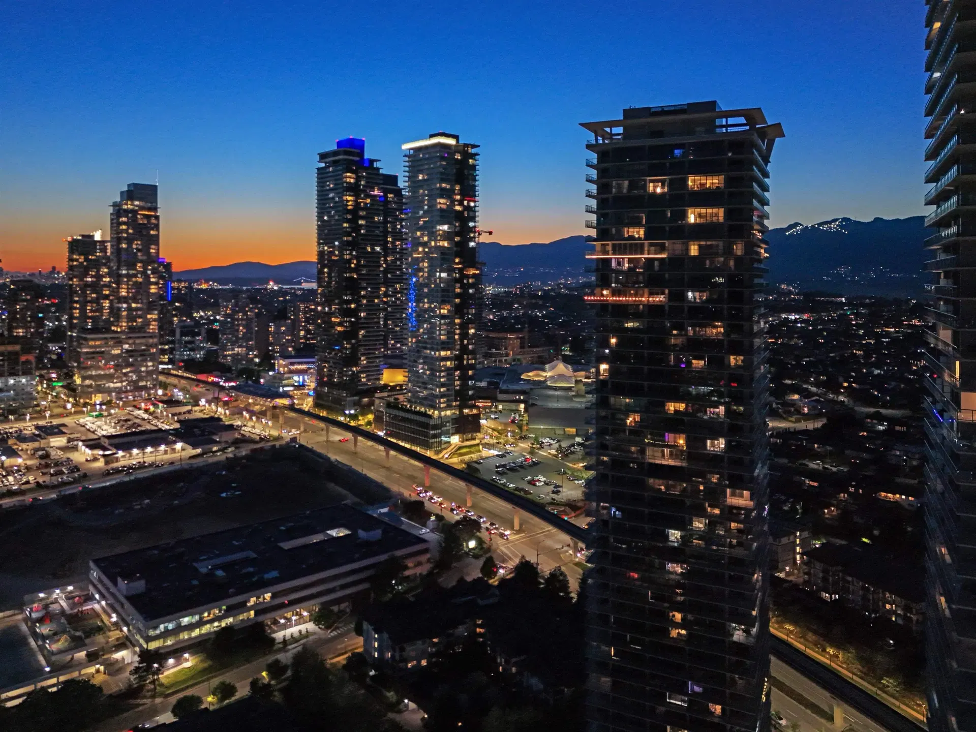 Photo 3 of 34 at #4402 – 4720 Lougheed Highway